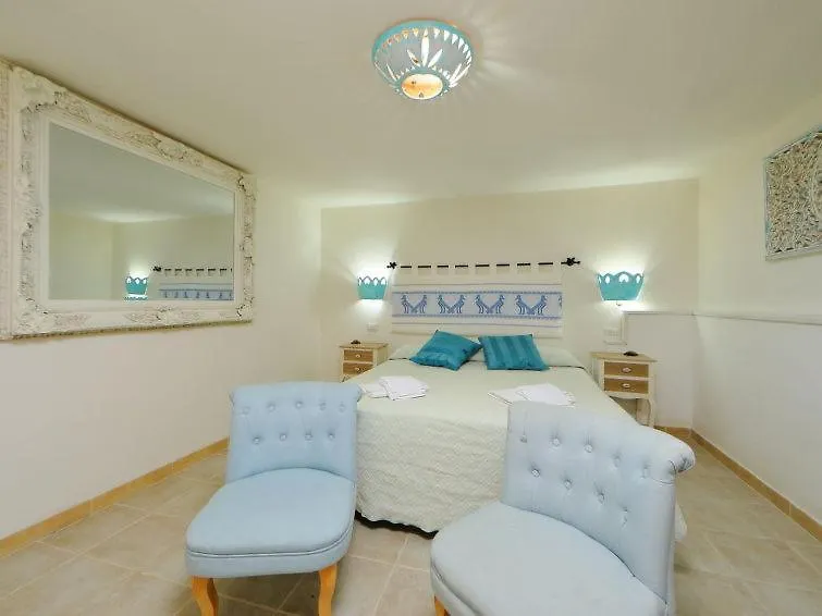 Villa Enga, With Pool, In Front Of The Sea And In The Middle Of Wineyards Badesi Italy