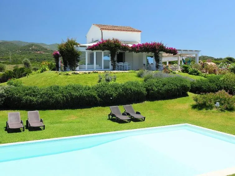 Villa Enga, With Pool, In Front Of The Sea And In The Middle Of Wineyards Badesi Italy